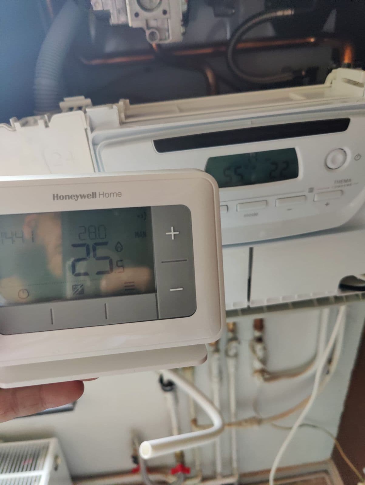Thermostat Honeywell Home réglé après intervention